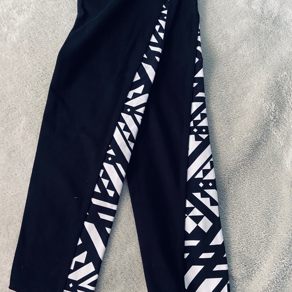 PINK - Picture 3 of 3